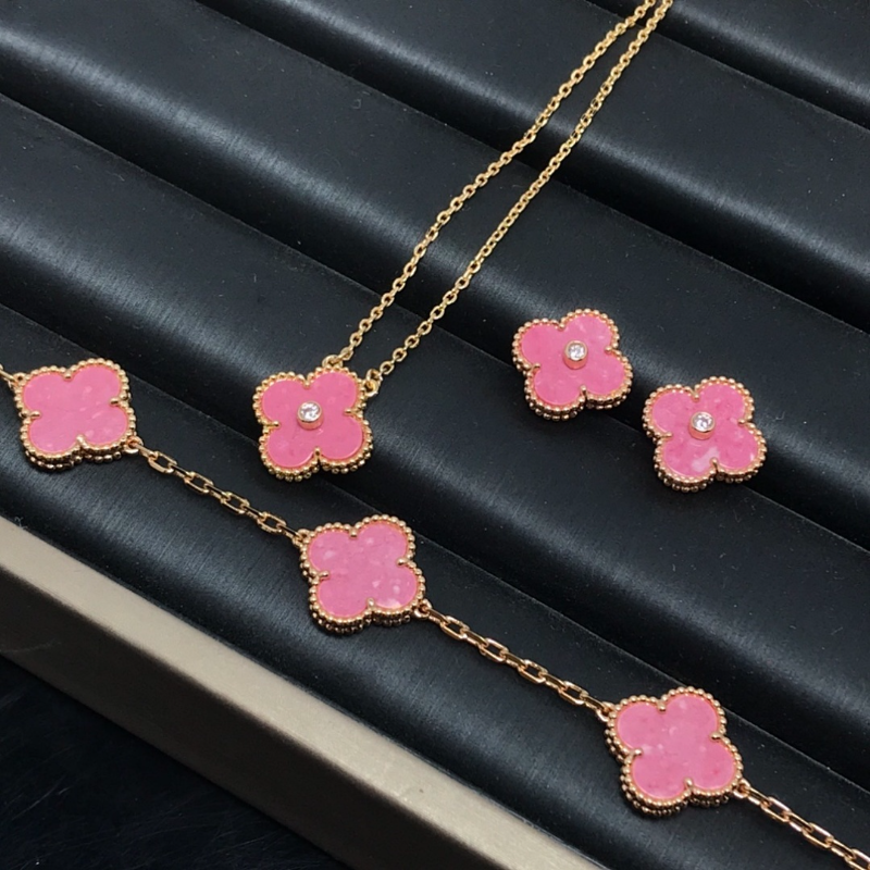 Van Cleef & Arpels  New Women's Rose Pink Belly Earnail Bracelet, Necklace Set Jewelry