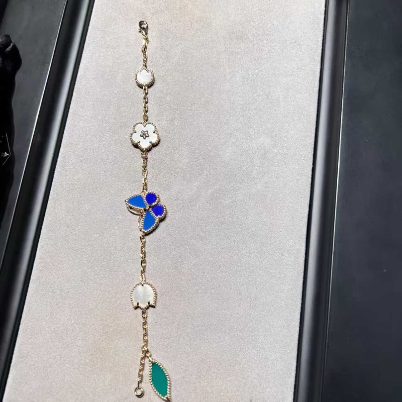 Van Cleef & Arpels Butterfly bracelet, high-end flower and green leaf necklace jewelry ring