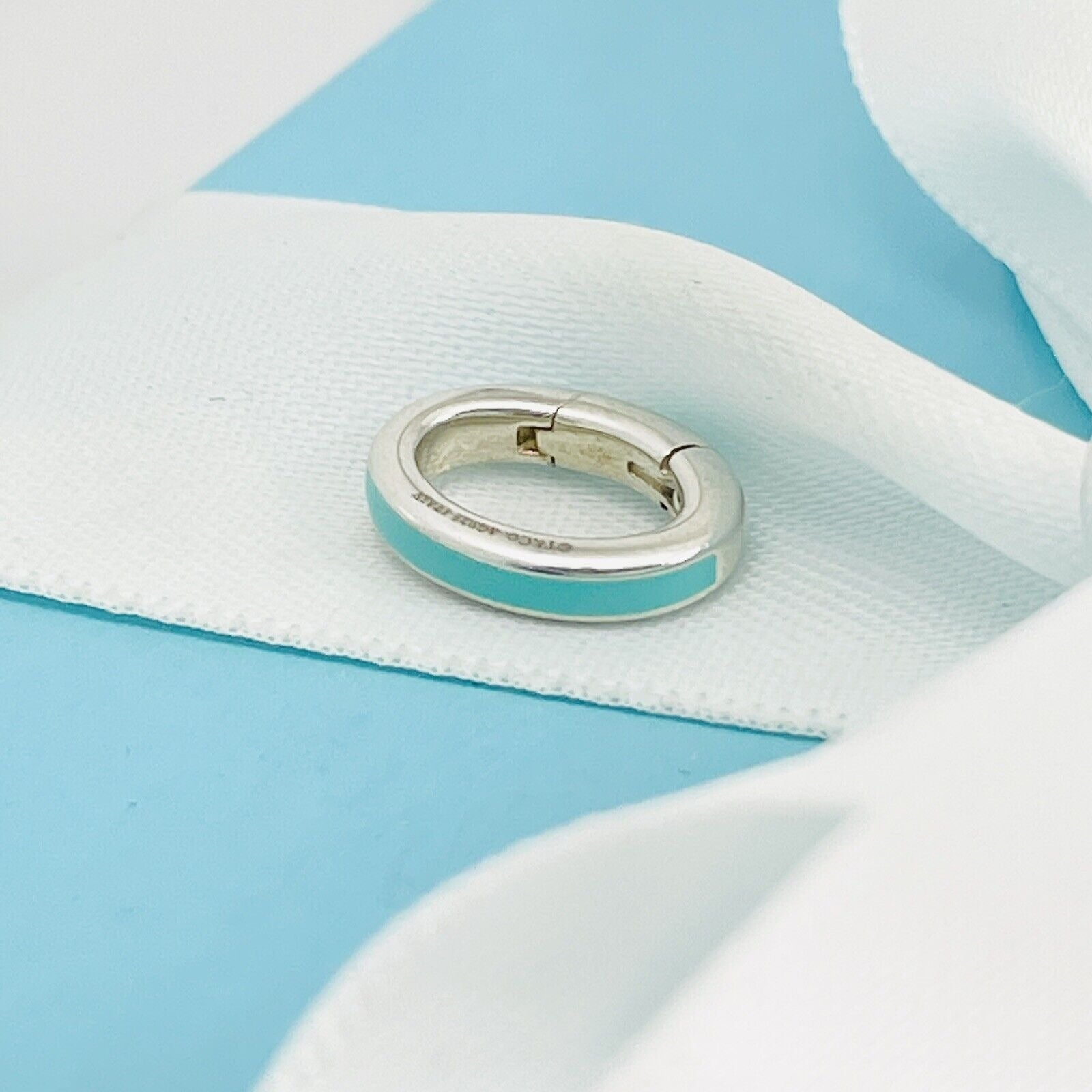Tiffany Blue Enamel Oval Jump Ring in Sterling Silver