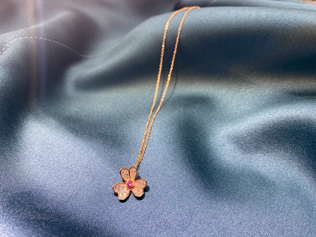Van Cleef & Arpels  Women's New Starry Sky Necklace Jewelry