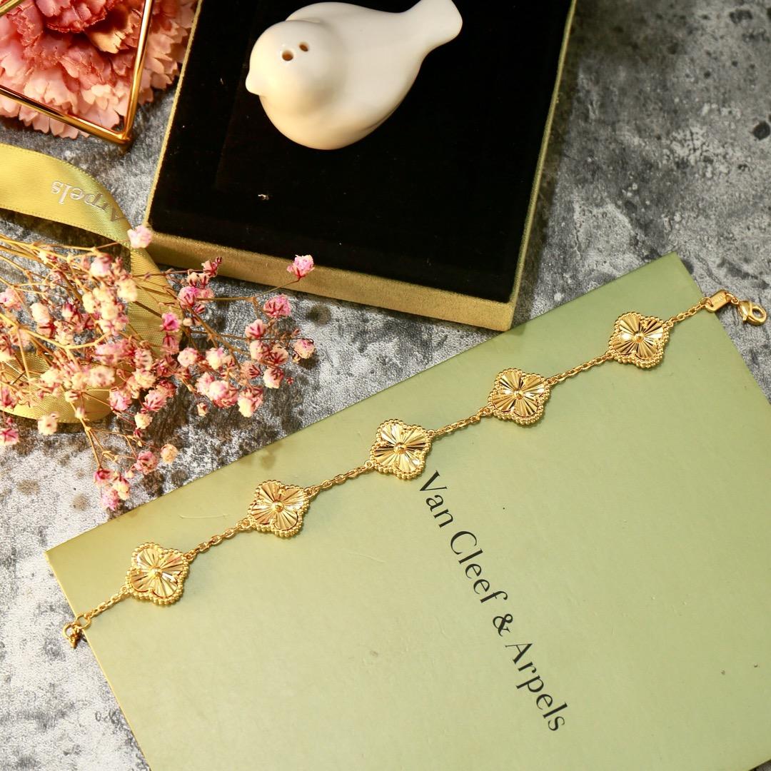 Van Cleef & Arpels Fashion new bracelet for lady jewelry about 20cm high quality gold plated jewelry