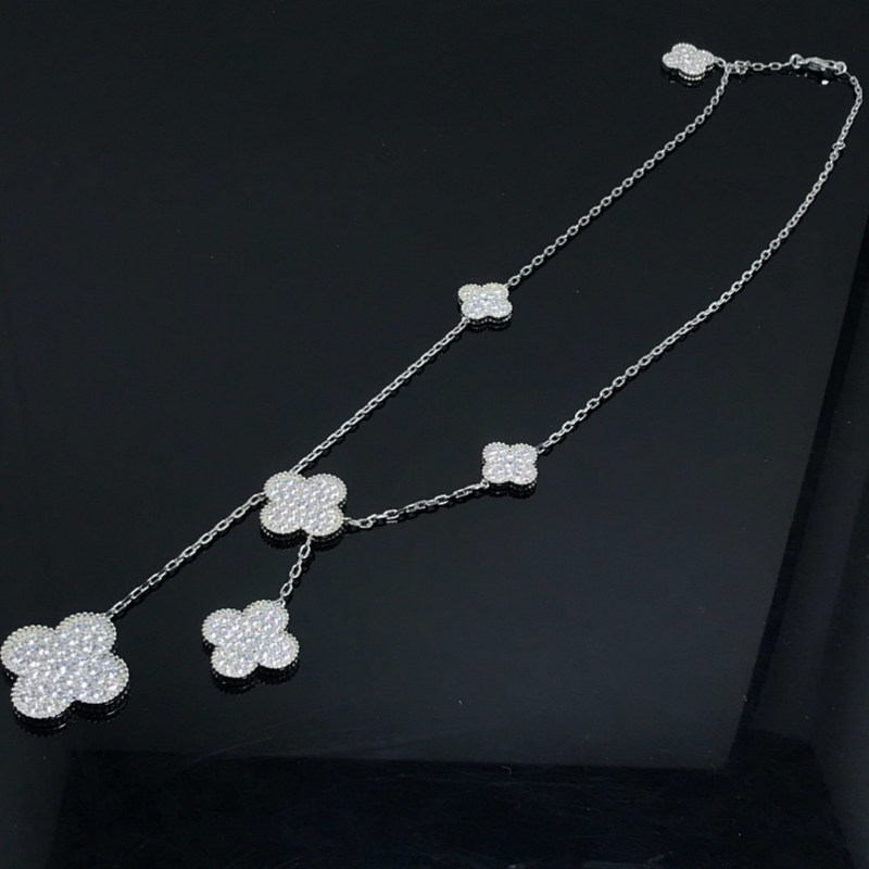 Van Cleef & Arpels  New women's full diamond six flower necklace jewelry