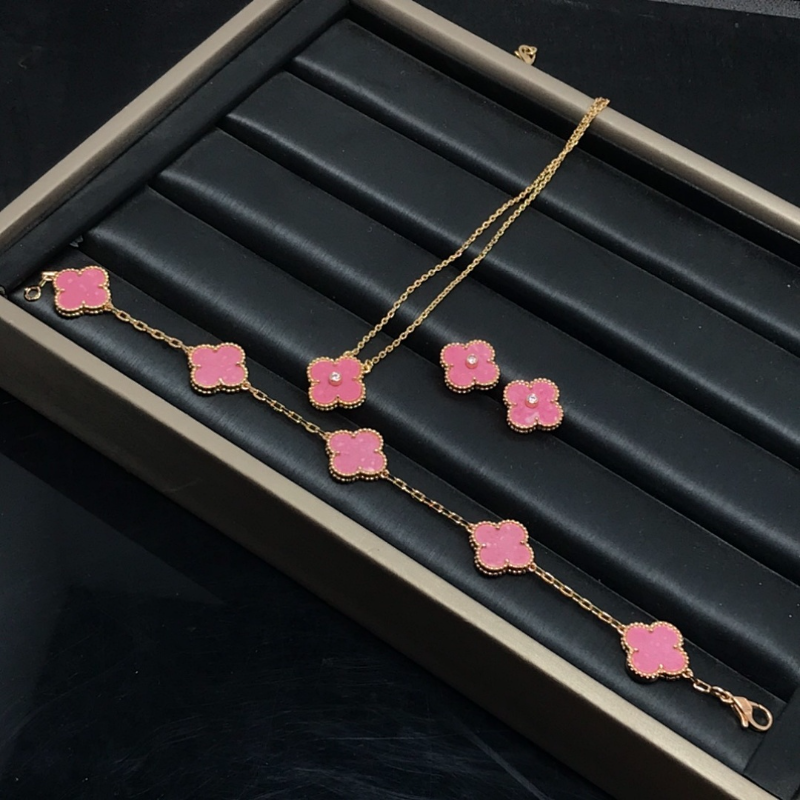 Van Cleef & Arpels  New Women's Rose Pink Belly Earnail Bracelet, Necklace Set Jewelry