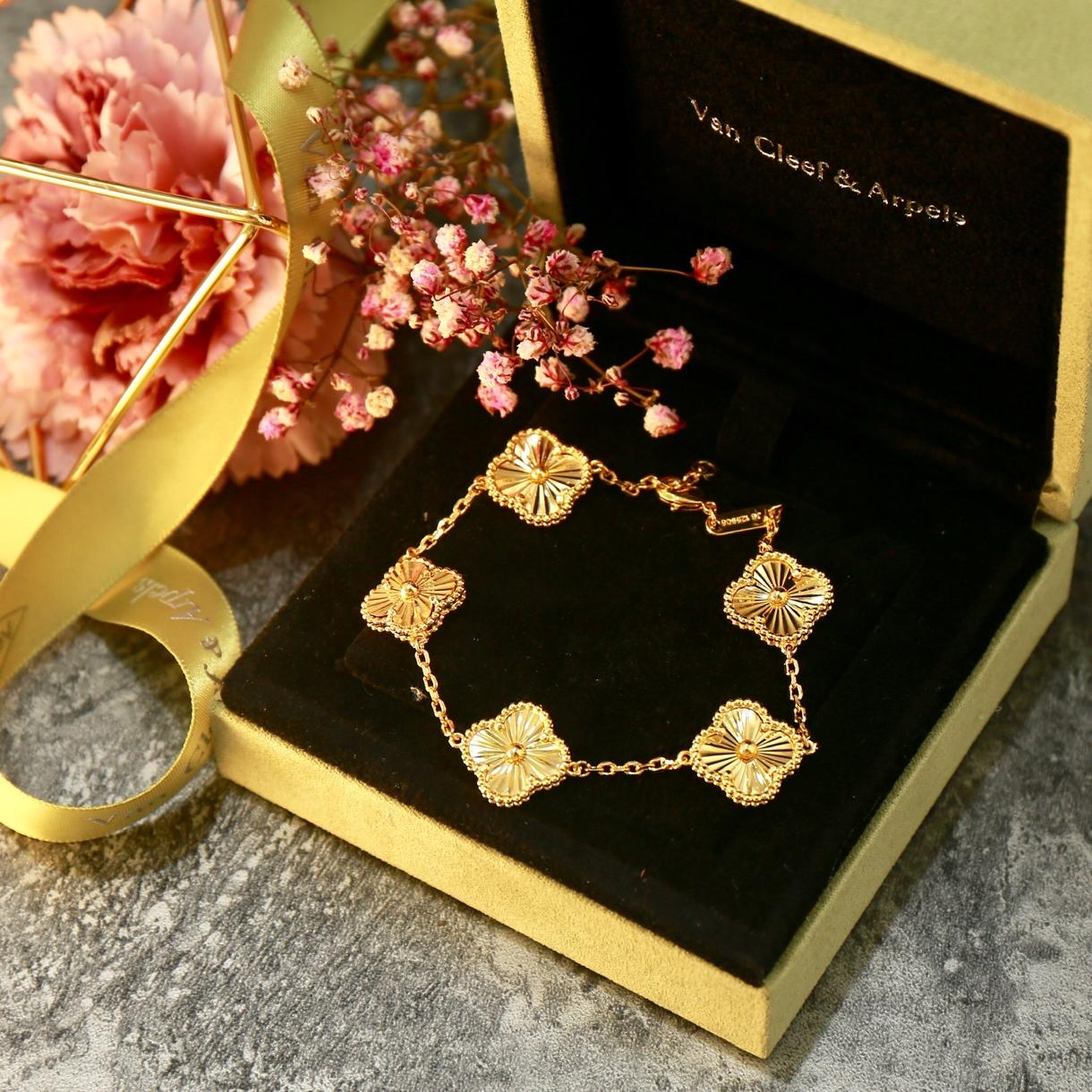 Van Cleef & Arpels Fashion new bracelet for lady jewelry about 20cm high quality gold plated jewelry