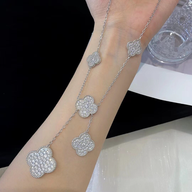 Van Cleef & Arpels  New women's full diamond six flower necklace jewelry