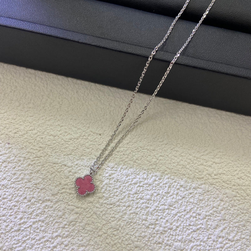 Van Cleef & Arpels  New mini Rose Pink four-leaf Clover necklace jewelry