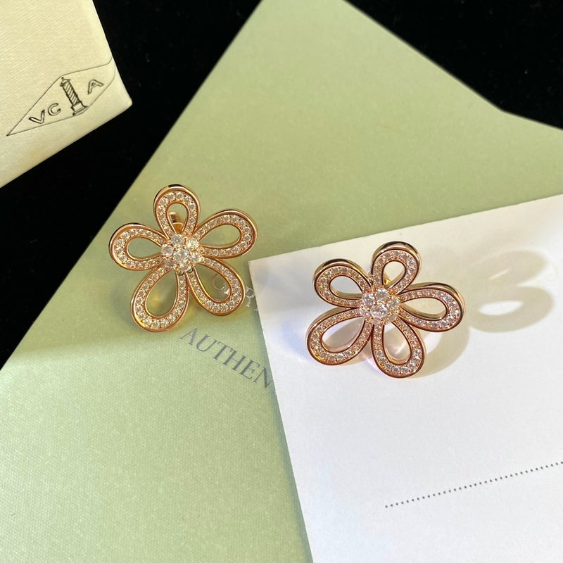 Van Cleef & Arpels Classic flower high carbon diamond full diamond earrings   Jewelry