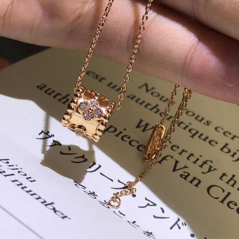 Van Cleef & Arpels   Women's kaleidoscope necklace jewelry