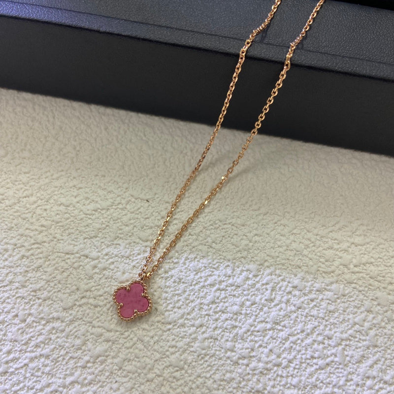 Van Cleef & Arpels  New mini Rose Pink four-leaf Clover necklace jewelry