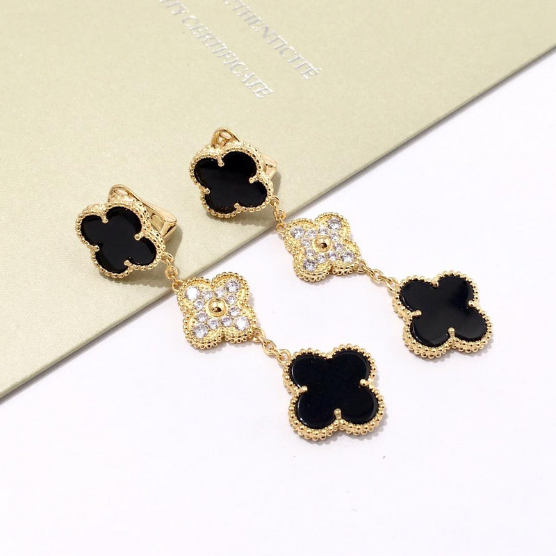 Van Cleef & Arpels Four leaf grass gilded Earrings   Jewelry