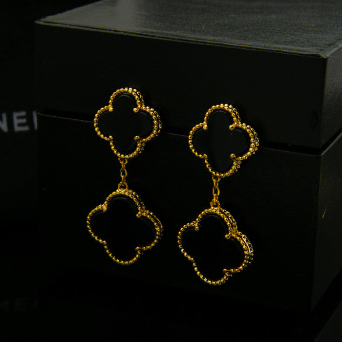 Van Cleef & Arpels Four leaf grass gilded Earrings   Jewelry