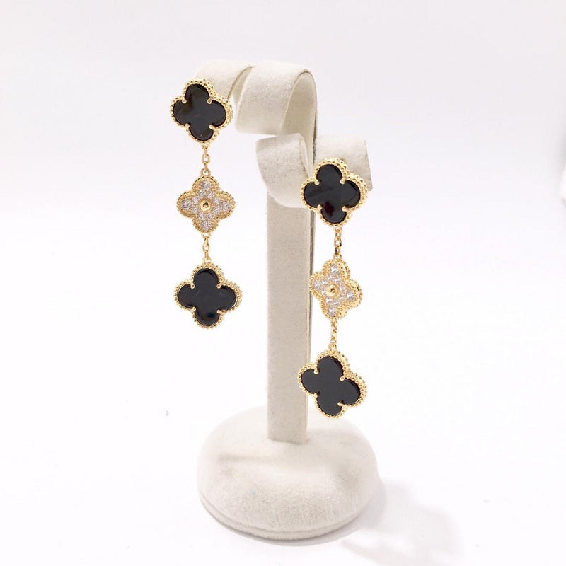Van Cleef & Arpels Four leaf grass gilded Earrings   Jewelry