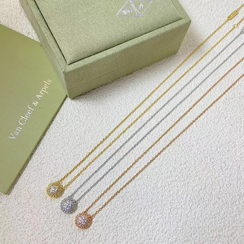 Van Cleef & Arpels   New Product Full Diamond Candy Necklace Jewelry
