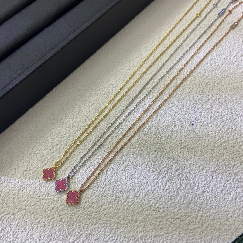 Van Cleef & Arpels  New mini Rose Pink four-leaf Clover necklace jewelry