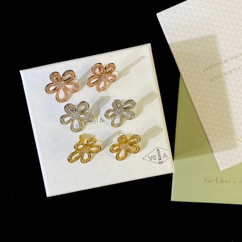 Van Cleef & Arpels Classic flower high carbon diamond full diamond earrings   Jewelry