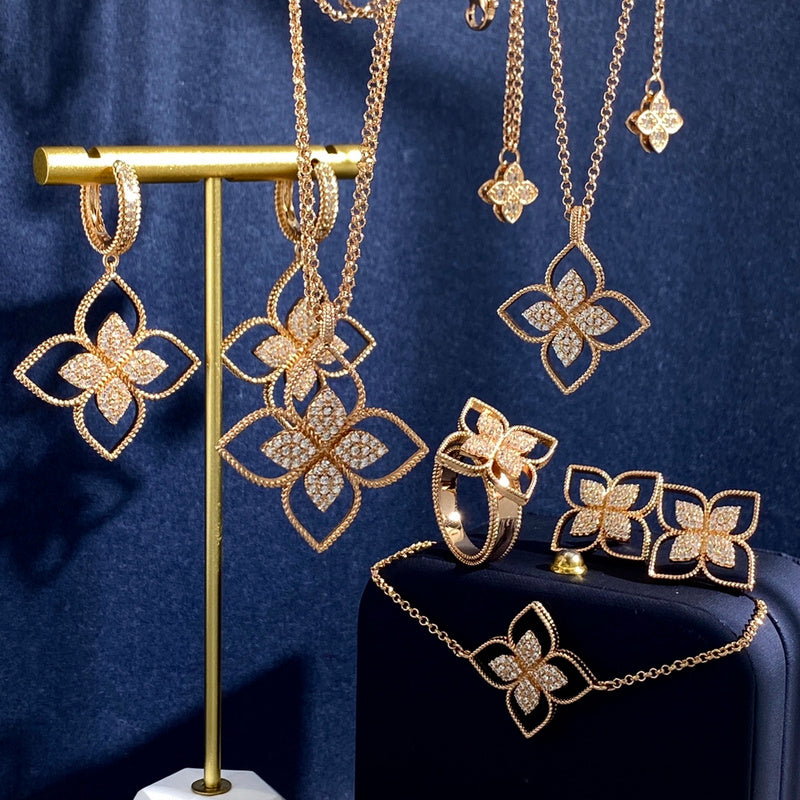 Van Cleef & Arpels Necklace  Jewelry