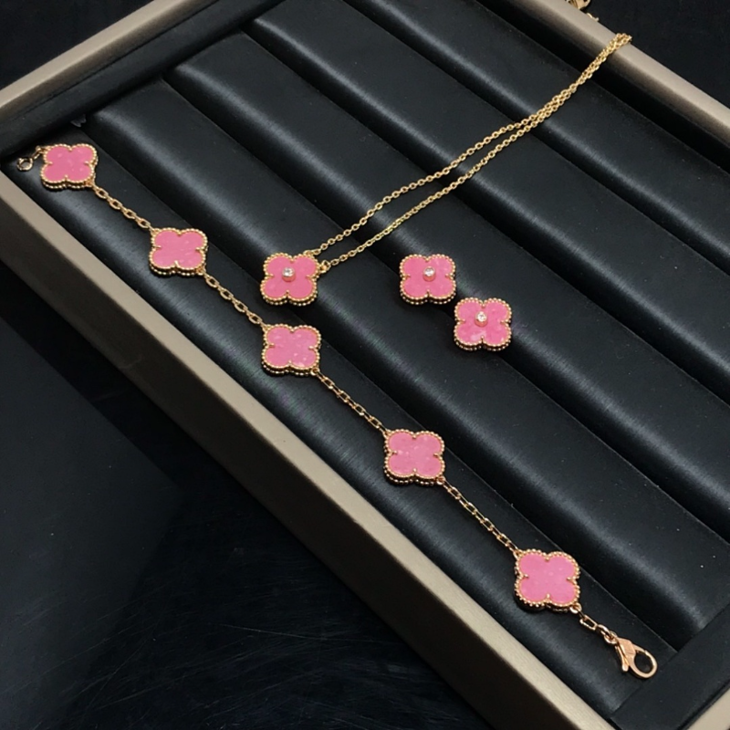 Van Cleef & Arpels  New Women's Rose Pink Belly Earnail Bracelet, Necklace Set Jewelry